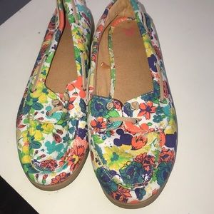 SUPER CUTE DISNEY SPERRY STYLE LOAFER SHOES!